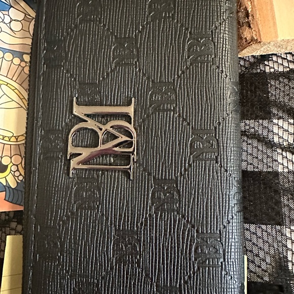 Women’s MB wallet - Picture 2 of 6